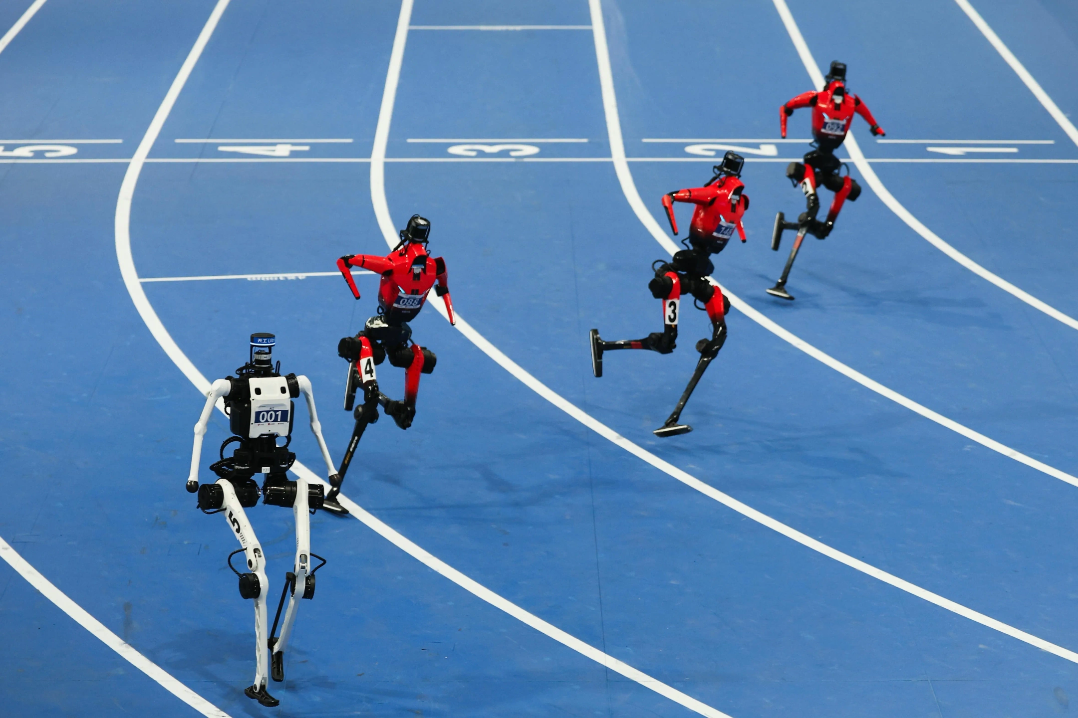 Humanoid robotlar 100 metr məsafəni Usain Bolt-dan daha sürətli qaçıb